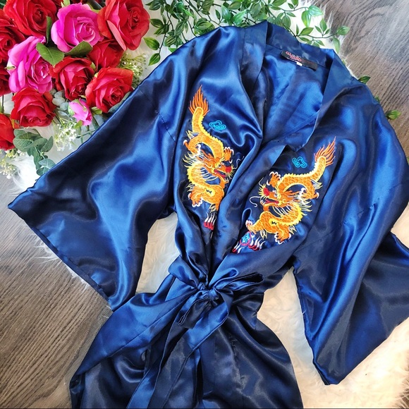 Vintage Other - VINTAGE KIMONO EMBROIDERED ROBE MADE IN CHINA
